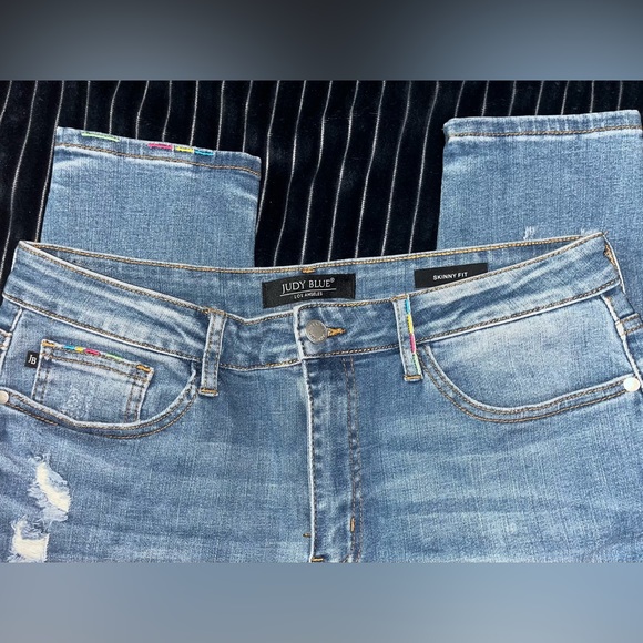 NWOT Judy Blue Skinny Fit Distressed medium wash Jeans rainbow accent, 13 13/31 - Picture 5 of 8
